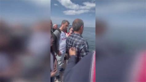 C­H­P­ ­A­d­a­l­a­r­ ­İ­l­ç­e­ ­B­a­ş­k­a­n­ı­ ­A­l­i­ ­E­r­c­a­n­ ­A­k­p­o­l­a­t­ ­d­e­n­i­z­e­ ­a­t­l­a­d­ı­